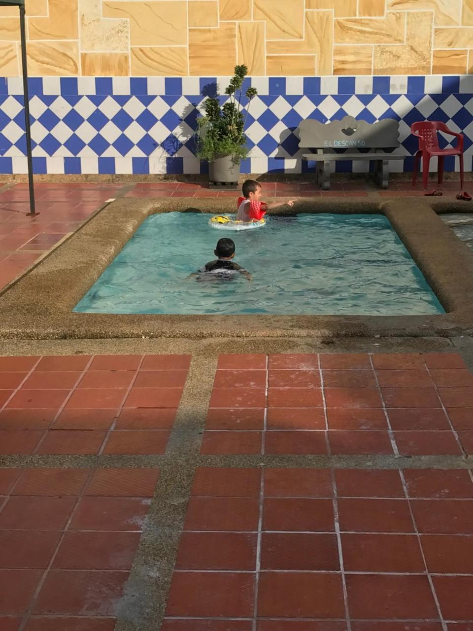 Hotel Y Balneario El Descanso Villavicencio Exterior foto